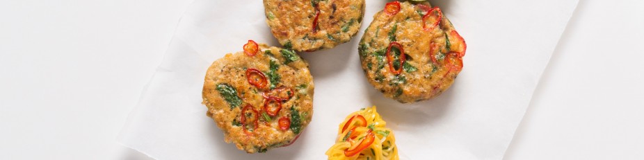 Chilli, Ginger & Coriander Greenshell Mussel Fritters with Mango Salad